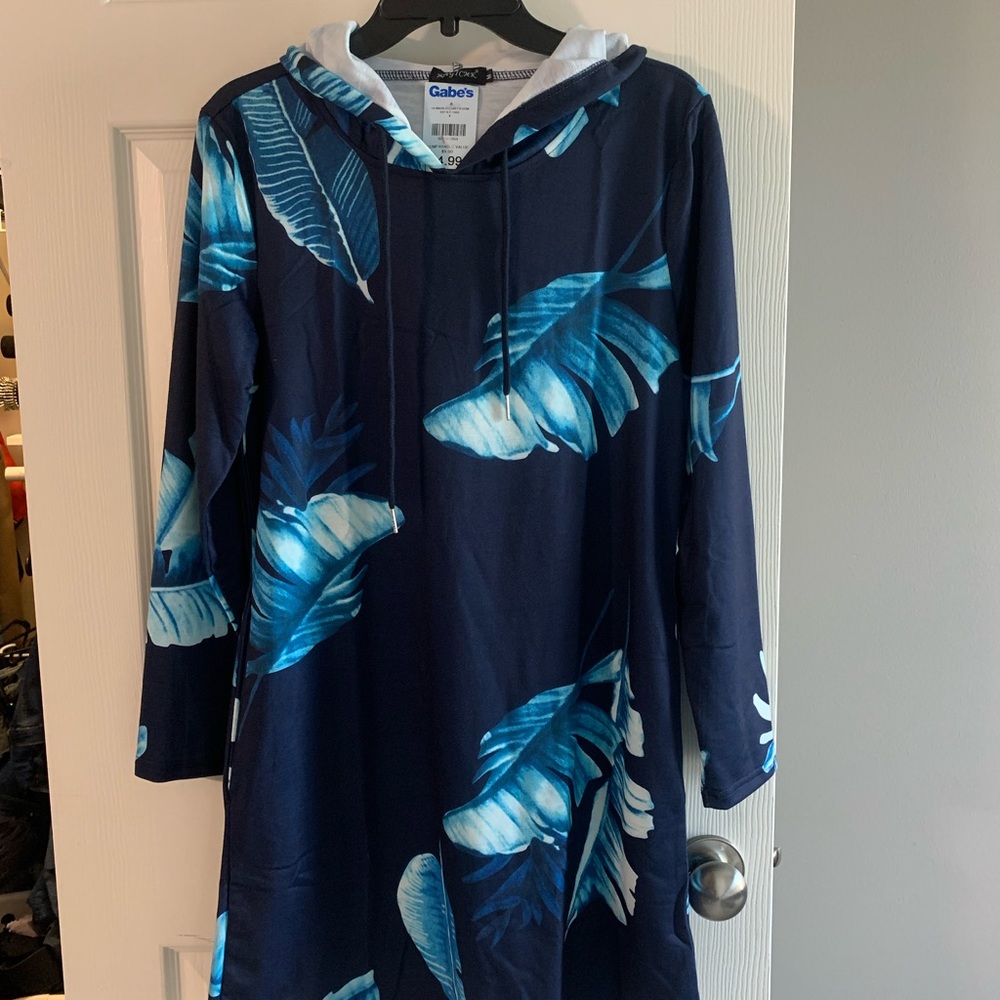 Floral lightweight hoodie dress. Size Medium/ NWT